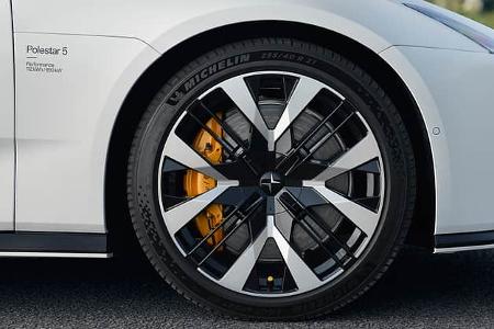 Polestar 5 Performance