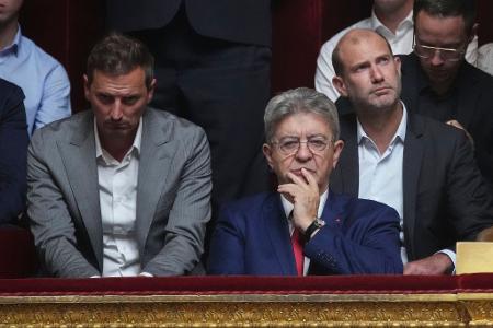 Die Linkspartei fordert nach dem Sturz von Bayrous Regierung auch den Rücktritt von Präsident Emmanuel Macron.