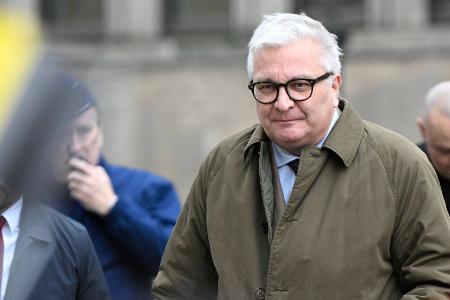 Belgiens Prinz Laurent erkennt Vaterschaft von erwachsenem Sohn an Belgiens Prinz Laurent erkennt Vaterschaft von erwachsenem Sohn an