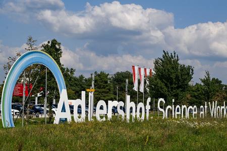 Ziel eines Brandanschlags soll laut einem Bekennertext der Technologiepark Adlershof im Südosten Berlins sein.