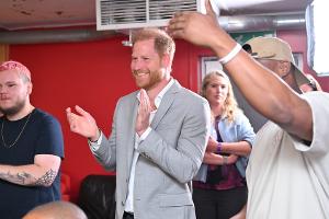 Prinz Harry verkündet persönliche Spende von  1,4 Millionen Euro