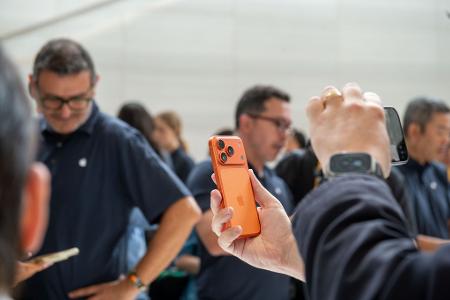Das iPhone 17 Pro in der neuen Farbe Orange bekam besondere Aufmerksamkeit.
