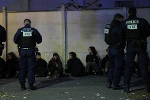Dutzende Menschen wurden in Paris festgenommen.