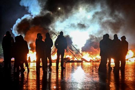 In zahlreichen Städten gibt es Protest.