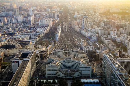 Blick auf den Bahnhof Montparnasse in Paris