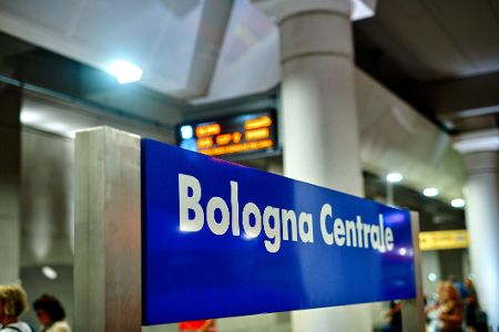 Schild des Bolgna Centrale