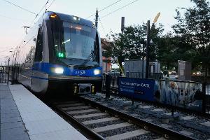 In einer Stadtbahn in den USA kam es zu einem tödlichen Angriff auf eine junge Frau. (Symbolbild)