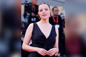 Jella Haase über Druck von außen: "Es macht mich mürbe"