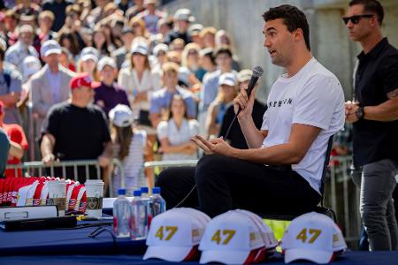 Der Podcaster Kirk ist erschossen worden. (Archivbild)