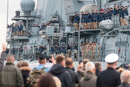 Fregatte "Brandenburg" kehrt von UNIFIL-Einsatz zurück