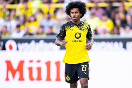 Karim Adeyemi (bis 65.) - Note: 3,0 - Konnte seine Schnelligkeit gegen einen tief stehenden Gegner nur selten einsetzen. Setzte sich dann kurz vor der Pause aber mit einem grandiosen Move gegen Föhrenbach durch und legte mannschaftsdienlich zum 2:0 auf. Tauchte in Hälfte zwei ab und musste den Platz nach etwas mehr als einer Stunde verlassen.