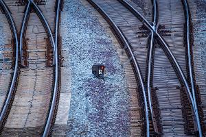 Nach einem Brand an einem Stellwerk in Lehrte ist der Bahnverkehr zwischen Hannover und Berlin eingeschränkt. (Symbolbild)