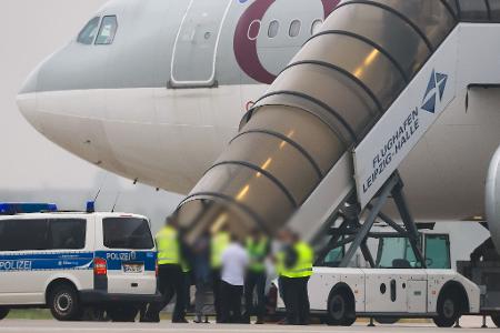 Seit der erneuten Machtübernahme durch die islamistischen Taliban im August 2021 gab es zwei Sammelabschiebungen aus Deutschland, die jeweils von Katar vermittelt wurden. (Archivbild)