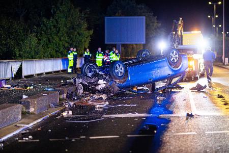 Der Autofahrer kam mit dem Schrecken davon - aber der Unfall hat gravierende Folgen.