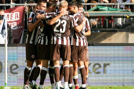 Sieg auch gegen Augsburg: Pauli sichert sich Startrekord Sieg auch gegen Augsburg: Pauli sichert sich Startrekord