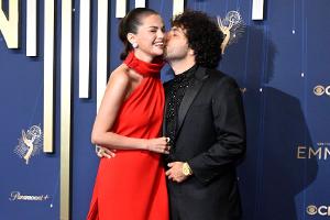 Selena Gomez und Benny Blanco turteln bei den Emmy Awards