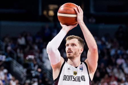 Shooting Guard: Andreas Obst - Note: 1 - Machte wie gewohnt Obst-Sachen: Traf 46,2 Prozent seiner Dreier und strahlte so permanent Gefahr aus. Im Finale gegen die Türkei mit drei verwandelten Dreiern bei vier Versuchen. Machte in der Defense ebenfalls eine gute Figur.