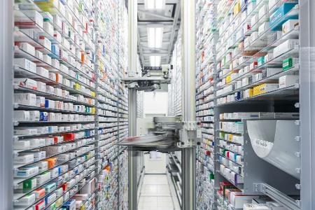 Viele Präparate in einer Apotheke, welches ist das richtige?