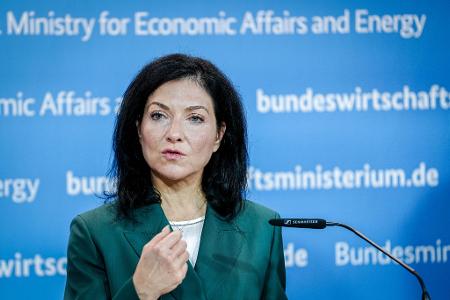 Ministerin Reiche will bei der Energiewende die Kosten auf den Prüstand stellen.