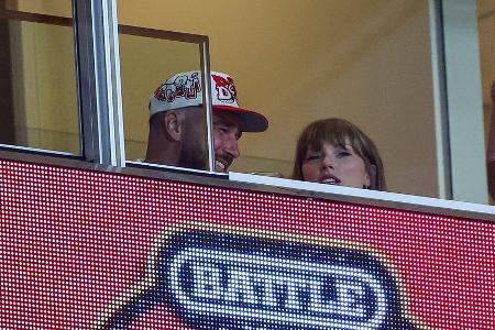 Spiel von Travis Kelce: Taylor Swift heimlich im Football-Stadion