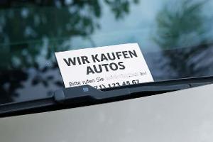 Karte an Scheibenwischer