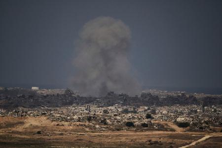 Das israelische Militär rückt auf die Stadt Gaza vor. 