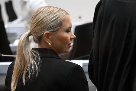 Die Schwester Eve Laur des getöteten Polizisten Rouven Laur verfolgte die Urteilsverkündung.