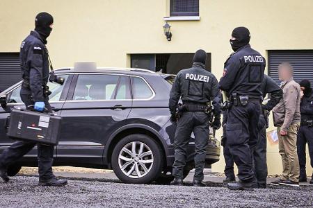 Durchsucht wurden Objekte in drei Bundesländern. 