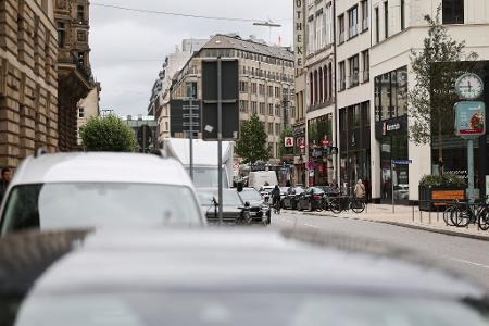 Unter anderem in Hamburg wurden Objekte durchsucht.