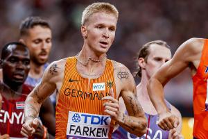 1500 m: Farken kämpft sich auf Platz sechs nach vorne