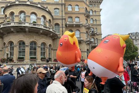 In London versammelten sich Tausende Menschen zum Protest.