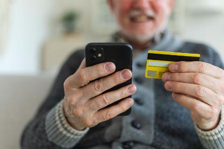 Behörden verlangen kein Bargeld am Telefon