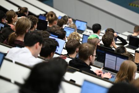 Jeder zehnte Abschluss entfiel auf das Lehramt. (Archivbild)