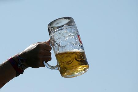 Lassen Sie den Krug da!