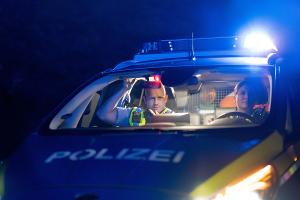 Symbolbild: Einsatzfahrt der Polizei