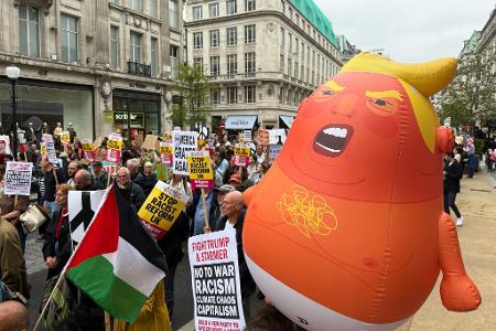 In London kamen Tausende zu einem Protest gegen den Staatsbesuch.