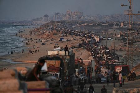 Nach Angaben der israelischen Armee haben inzwischen schätzungsweise mehr als 450.000 Bewohner die Stadt Gaza verlassen. (Archivbild)