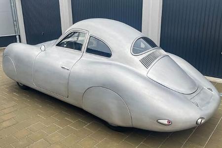Stromlinien-Replika Typ 60 K10-RR auf VW Käfer Chassis