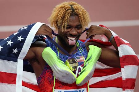 Noah Lyles aus den USA hat das Finale über 200 Meter bei der Leichtathletik-WM in Tokio gewonnen und damit seinen vierten WM-Titel in Serie auf dieser Strecke gefeiert. 