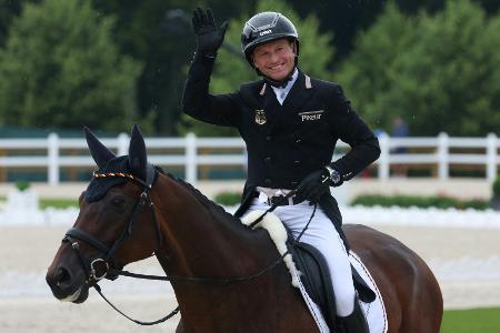 Vielseitigkeits-EM: Deutschland nach Dressur auf Gold-Kurs