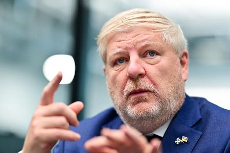 Schottlands Ministers für Außenbeziehungen, Angus Robertson, strebt ein zweites Referendum an. Schottlands Ministers für Außenbeziehungen, Angus Robertson, strebt ein zweites Referendum an.
