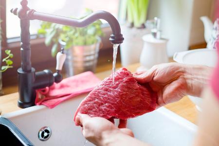 Rohes Fleisch als Keimquelle