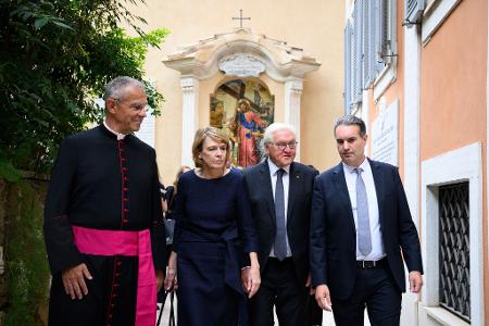 Steinmeier und seine Frau Elke Büdenbender im Vatikan.