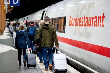 Wird das Angebot in den Bordbistros bald wieder besser? Der Minister setzt darauf, um die Kunden zufriedener zu stimmen. (Archivbild)