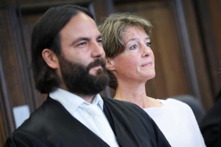 Christina Block musste sich heftige Vorwürfe ihres Ex-Mannes anhören, die sie bestreitet. Ihr Verteidiger Ingo Bott befragte den Vater, der Nebenkläger ist.
