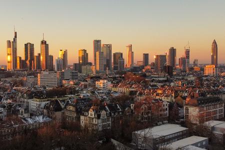 Das Risiko für eine Immobilienblase in Frankfurt ist nach Einschätzung der Schweizer Bank UBS gesunken (Archivbild). Das Risiko für eine Immobilienblase in Frankfurt ist nach Einschätzung der Schweizer Bank UBS gesunken (Archivbild).