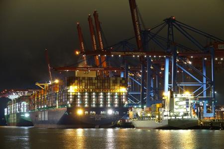Die Wirtschaft hat sich in den einzelnen Bundesländern sehr unterschiedlich entwickelt. Hamburg, dessen Hafen hier zu sehen ist, hat zugelegt. (Archivbild) 