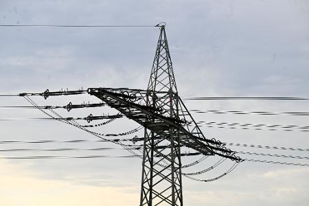 Drei Investoren übernehmen 46 Prozent der Anteile an Tennet Deutschland. (Symbolbild) Drei Investoren übernehmen 46 Prozent der Anteile an Tennet Deutschland. (Symbolbild)