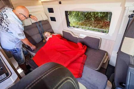 Bett vorne, Campingbus, Familie Bett vorne, Campingbus, Familie