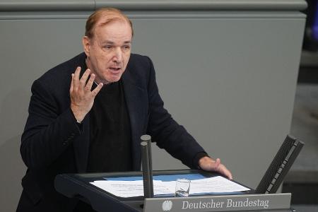 Der innenpolitische Sprecher der AfD-Fraktion, Gottfried Curio, sagte mit Blick auf den russischen Angriffskrieg: 